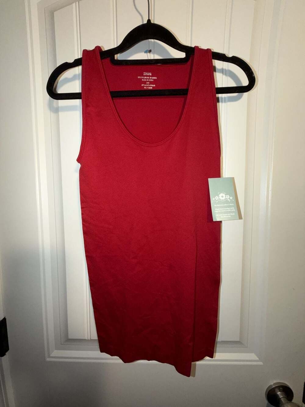 Zenana Perfect Sleeveless Shirred U-Neck Tunic - S/M Classic Red : ,